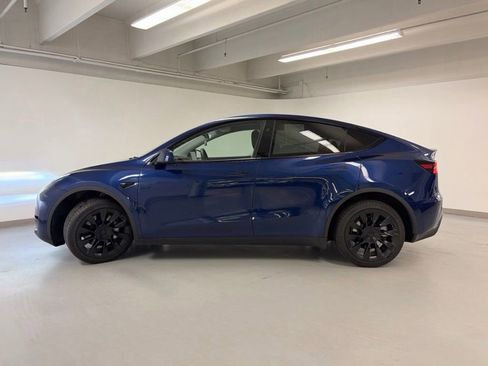 Used 2024 Tesla Model Y Long Range AWD/4WD image 4