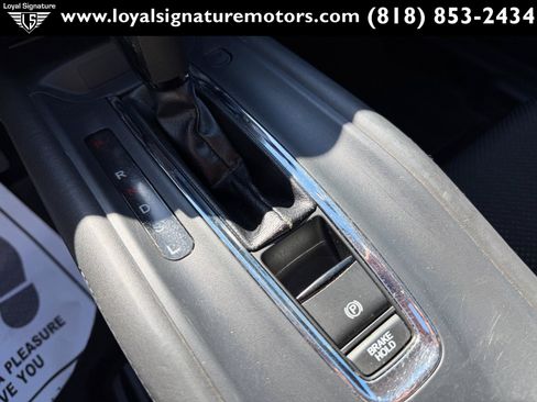 Used 2017 Honda HR-V LX image 18