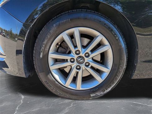 Used 2016 Hyundai Sonata SE w/ Cargo Package image 30