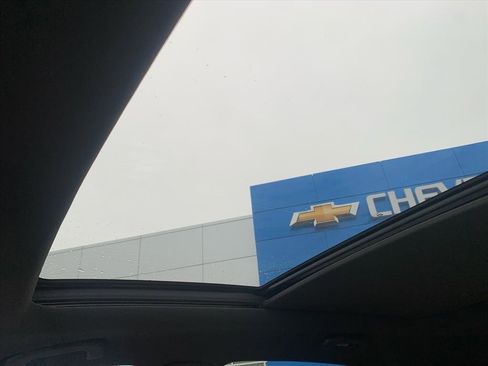 Used 2017 Cadillac XT5 Luxury w/ Driver Awareness Package image 13