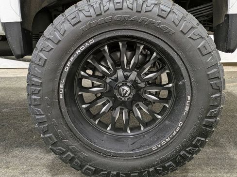Used 2023 GMC Sierra 3500 Denali w/ Denali Ultimate Package AWD/4WD image 34