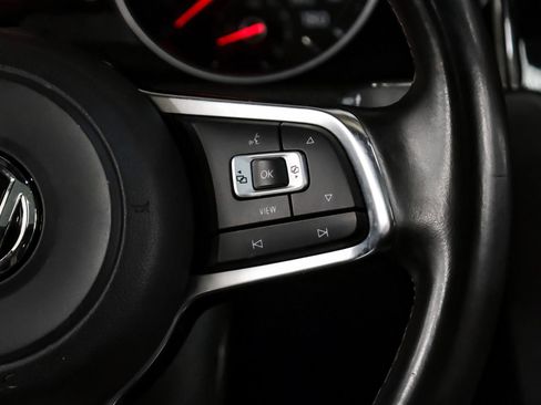 Used 2019 Volkswagen GTI SE FWD image 19