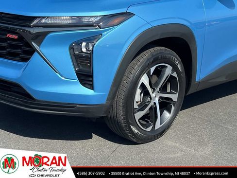 Certified 2025 Chevrolet Trax RS w/ Driver Confidence Package FWD image 9