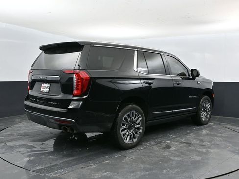 Used 2023 GMC Yukon Denali Ultimate image 3