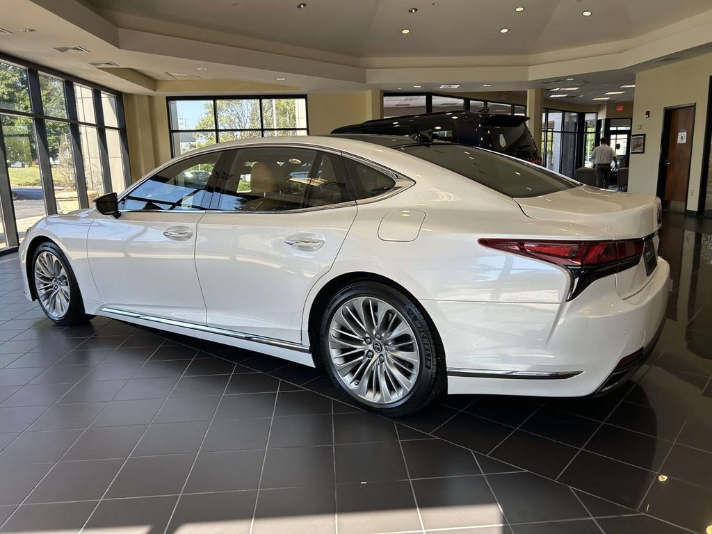Used 2022 Lexus LS 500 w/ Interior Upgrade Package RWD image 4