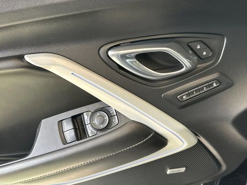 Used 2016 Chevrolet Camaro SS image 11