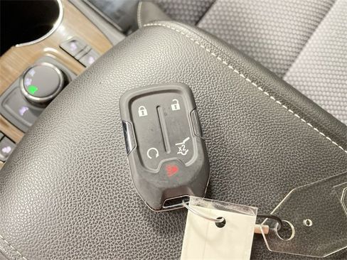 Certified 2023 GMC Acadia SLE w/ Driver Convenience Package image 31