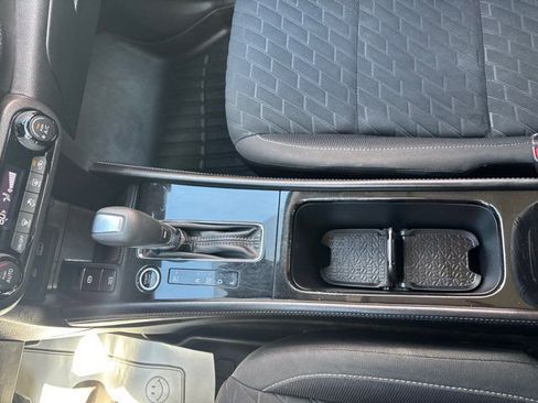 Used 2021 Nissan Kicks SV FWD image 29