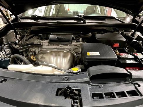 Used 2016 Toyota Camry SE image 10