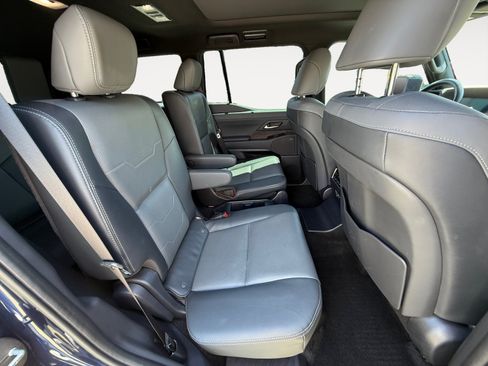 Used 2024 Lexus GX 550 w/ Accessory Package (31) AWD/4WD image 18