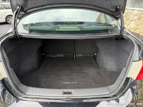 Used 2017 Nissan Sentra SV w/ Style Package FWD image 8