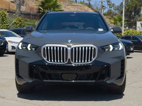 New 2026 BMW X5 xDrive40i w/ M Sport Package AWD/4WD image 2