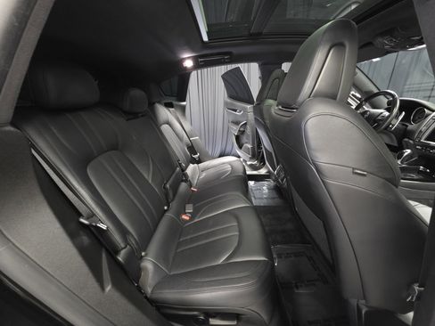 Used 2018 Maserati Levante GranSport image 39