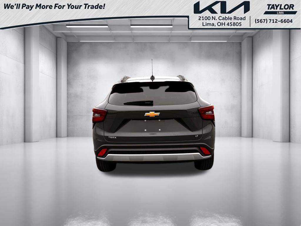 Used 2025 Chevrolet Trax LT FWD image 20