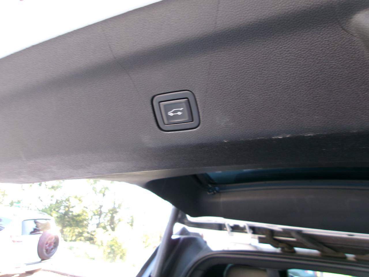 Used 2021 Chevrolet Tahoe Z71 AWD/4WD image 29