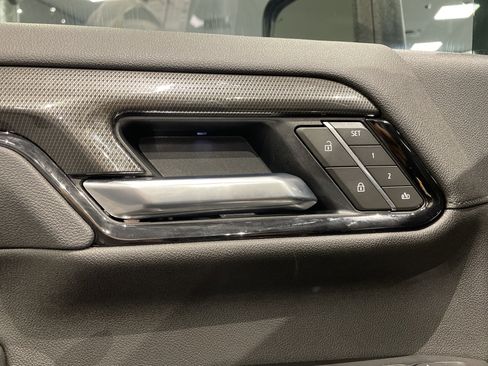 Used 2025 GMC Sierra 2500 AT4 w/ AT4 Premium Plus Package image 15