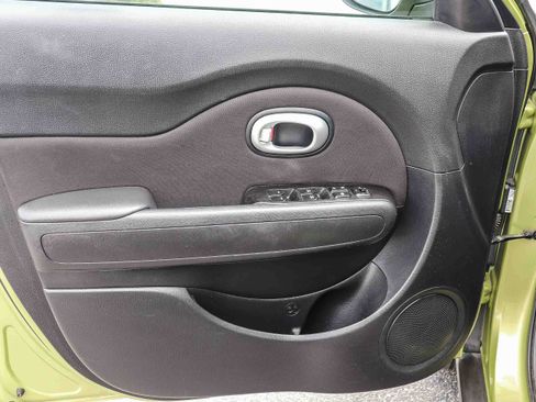 Used 2016 Kia Soul + FWD image 24