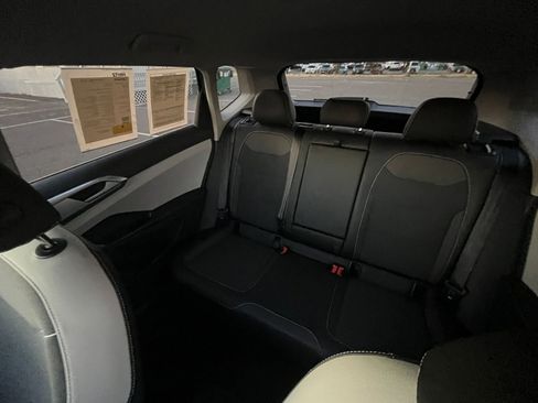 Used 2025 Volkswagen Taos SE image 39