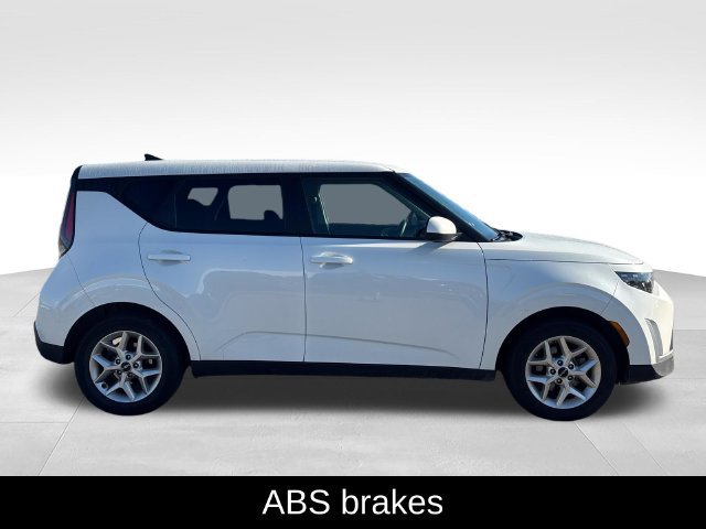 Certified 2024 Kia Soul LX w/ LX Technology Package FWD image 12