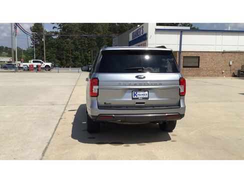 Used 2024 Ford Expedition XLT image 7