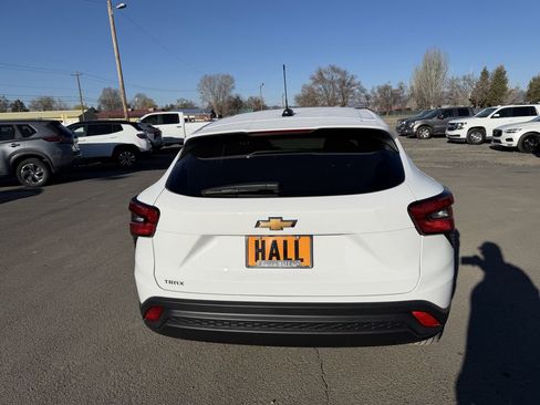 New 2026 Chevrolet Trax LS image 5