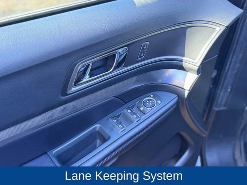 Certified 2018 Ford Explorer XLT w/ Equipment Group 202A image 10