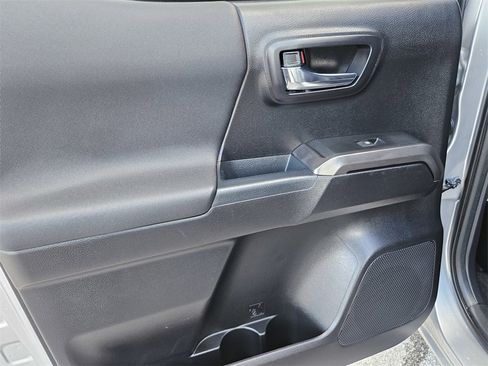 Used 2018 Toyota Tacoma TRD Sport image 23