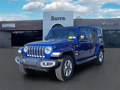 Used 2019 Jeep Wrangler Unlimited Sahara image 3