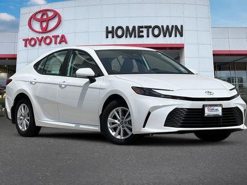 Used 2025 Toyota Camry LE w/ Convenience Package AWD/4WD image 2