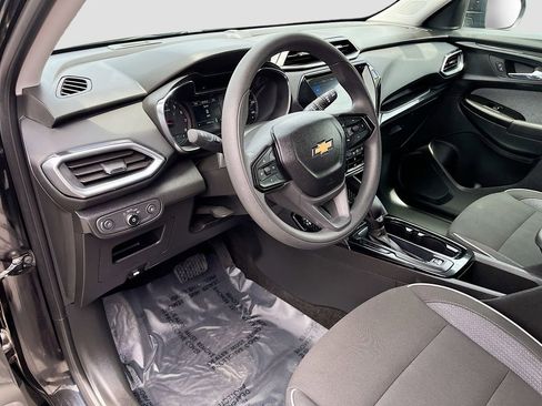 Used 2023 Chevrolet TrailBlazer LT w/ Convenience Package image 9