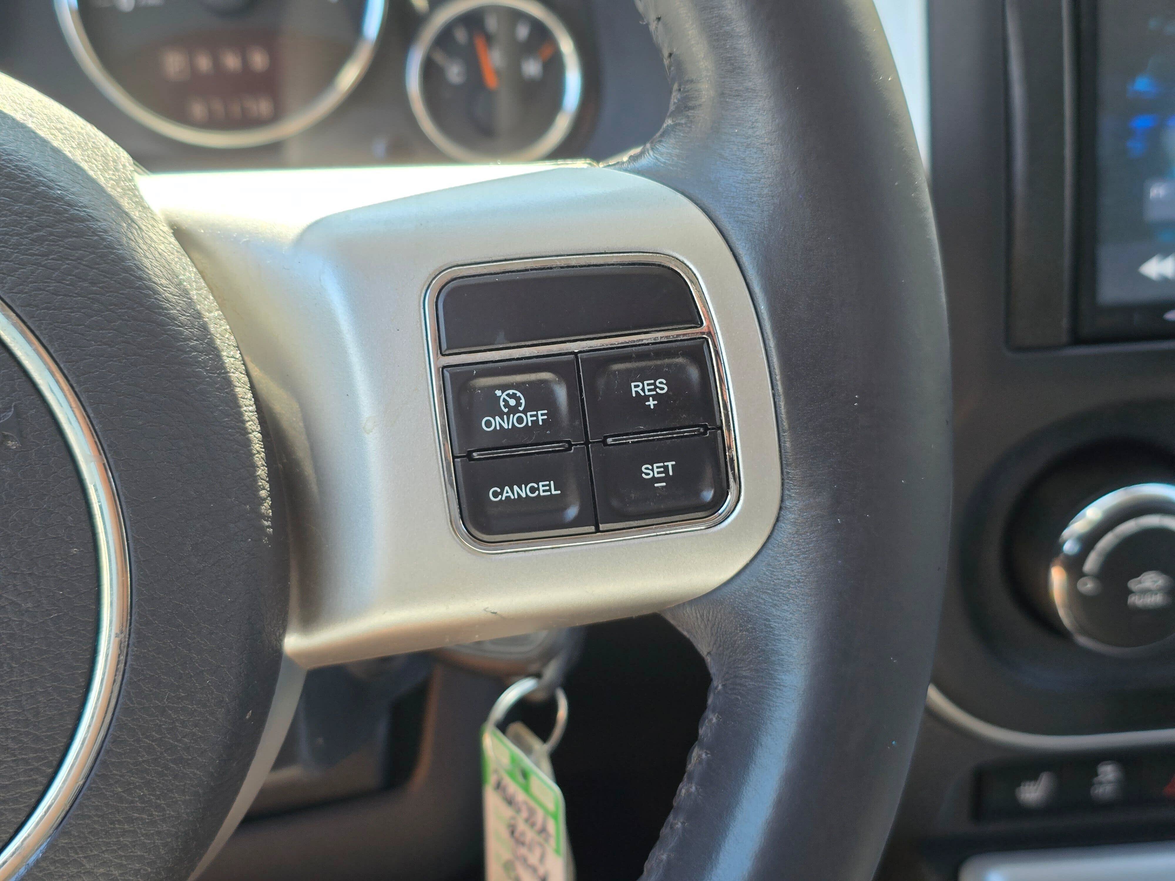 Used 2017 Jeep Compass Latitude FWD image 26