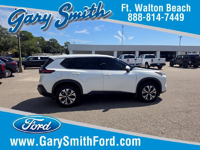 Used 2021 Nissan Rogue SV FWD image 1
