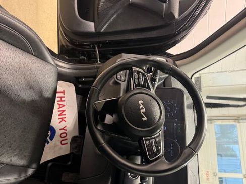 Used 2014 Subaru Forester 2.5i Premium w/ All-Weather Package AWD/4WD image 19