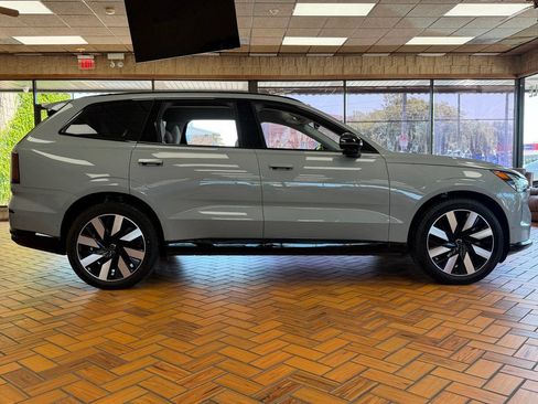 Used 2025 Volvo EX90 Ultra AWD/4WD image 9