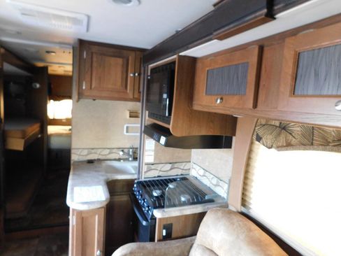Used 2015 Ford E-450 and Econoline 450 Super Duty w/ Motorhome Prep Package RWD image 44
