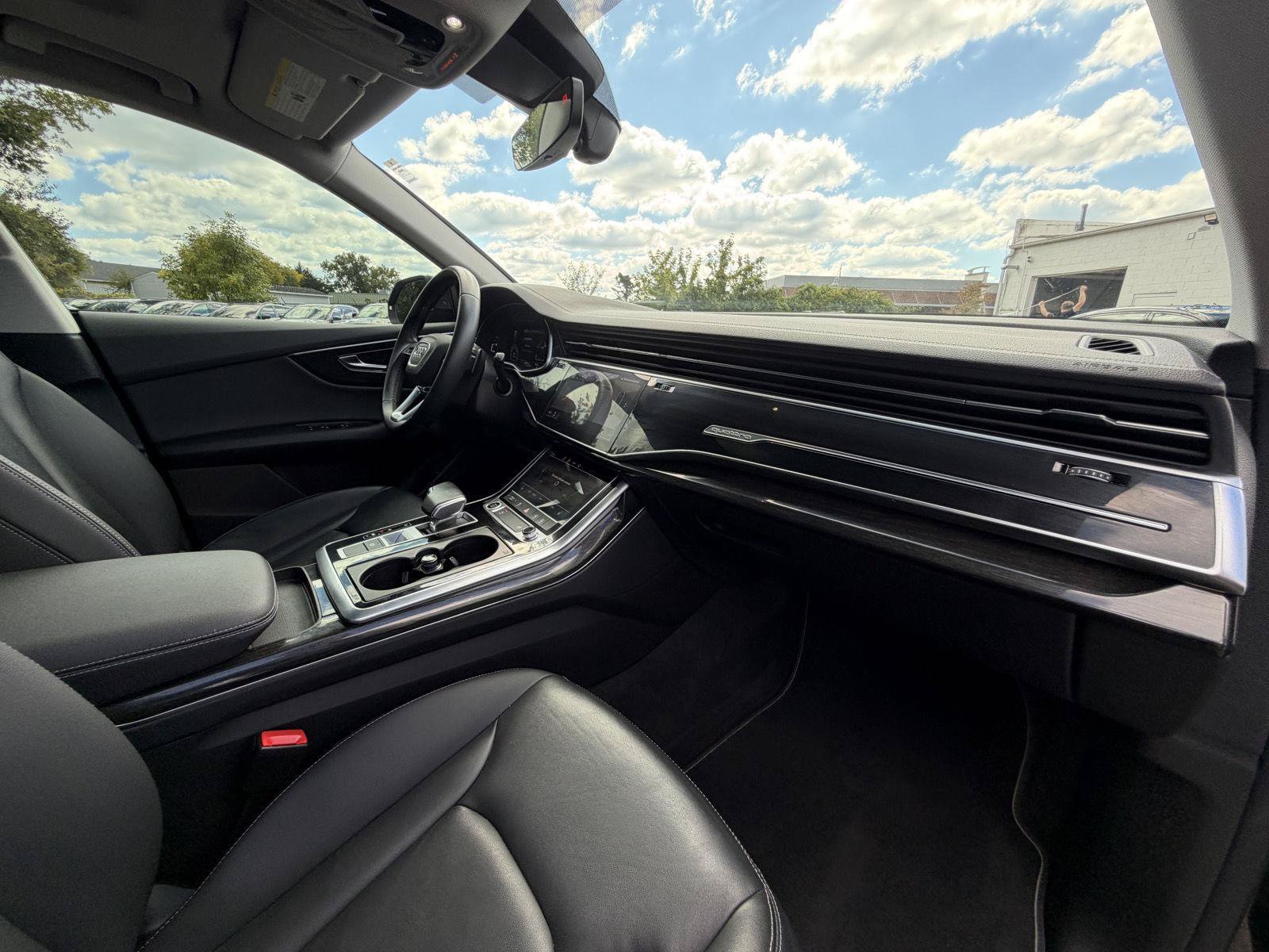 Used 2023 Audi Q8 Premium w/ Convenience Package AWD/4WD image 30