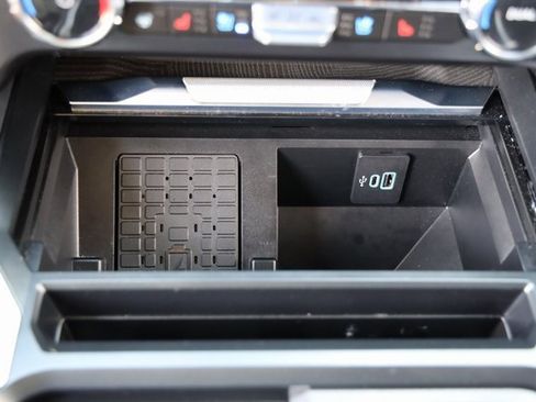 Used 2025 Ford F250 Platinum image 21