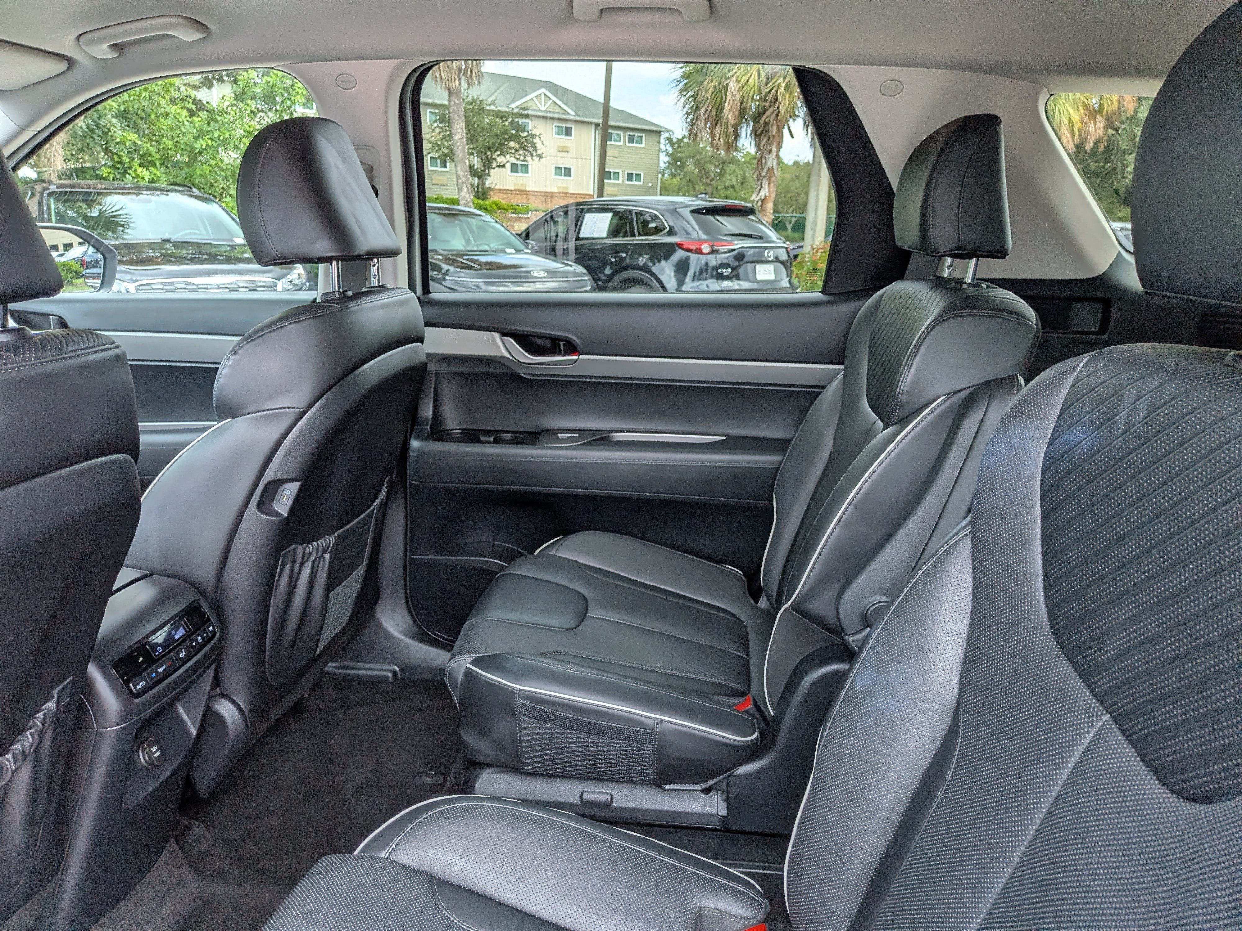 Used 2025 Hyundai Palisade SEL AWD/4WD image 15