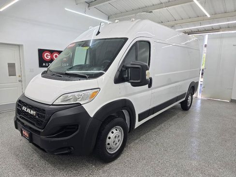 Used 2023 RAM ProMaster 2500 FWD image 3