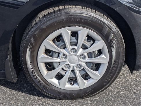 Certified 2024 Kia Forte LX image 9