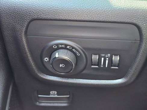 New 2026 Jeep Grand Cherokee L Limited RWD image 16