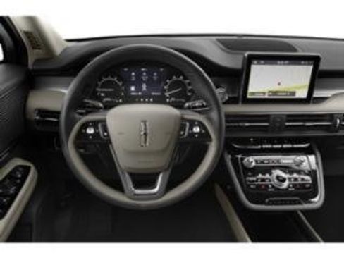 Used 2022 Lincoln Corsair FWD image 2