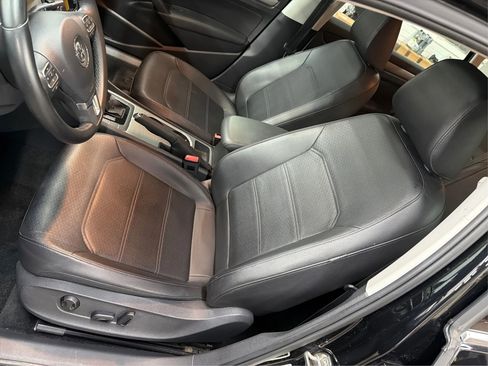 Used 2015 Volkswagen Passat TDI SE image 32