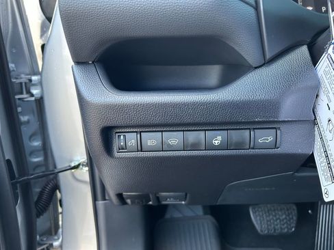 Used 2025 Toyota RAV4 XLE Premium image 27