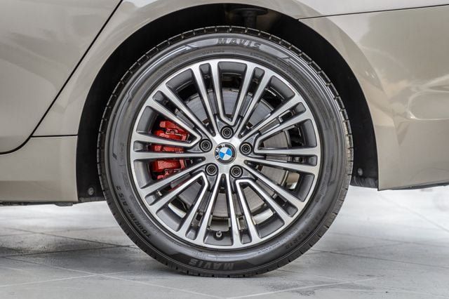 Used 2017 BMW 540i RWD image 14