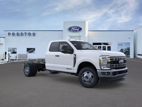 New 2026 Ford F350 XL w/ XL Chrome Package image 7