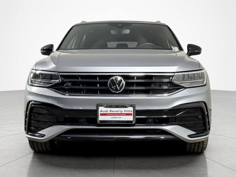Used 2023 Volkswagen Tiguan SE R-Line FWD image 8
