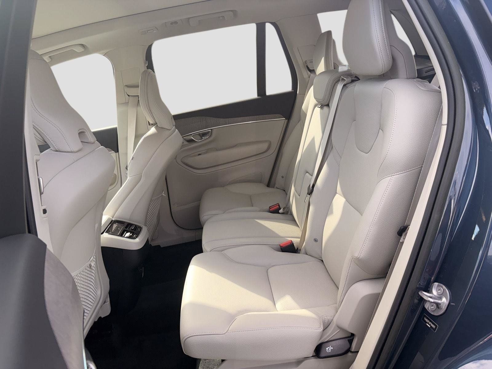 Used 2023 Volvo XC90 B6 Core w/ Climate Package AWD/4WD image 12