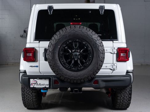 Used 2023 Jeep Wrangler Unlimited Rubicon 4xe AWD/4WD image 15