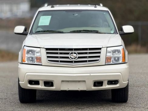 Used 2004 Cadillac Escalade 2WD image 9